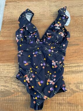 ONE PIECE FLORAL PRINT SZ. L